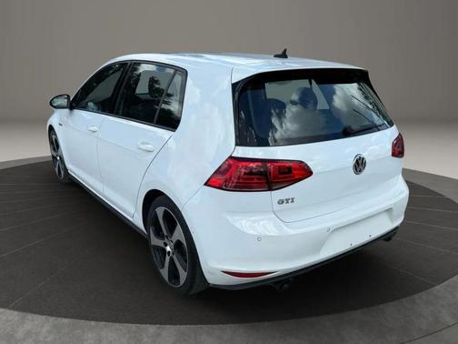 2015 Volkswagen Golf GTI 2.0T S 4-Door