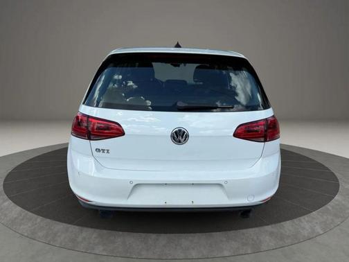 2015 Volkswagen Golf GTI 2.0T S 4-Door