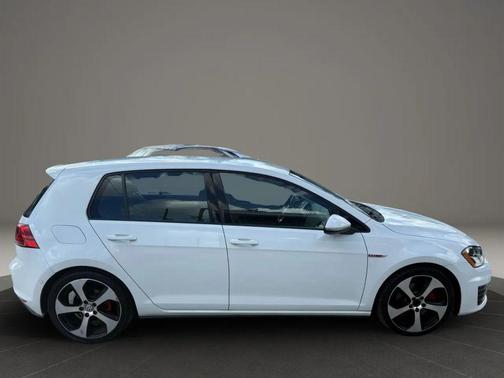 2015 Volkswagen Golf GTI 2.0T S 4-Door