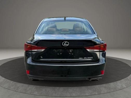 2018 Lexus IS 300 Base