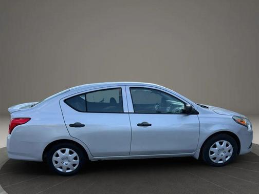 2015 Nissan Versa 1.6 S+