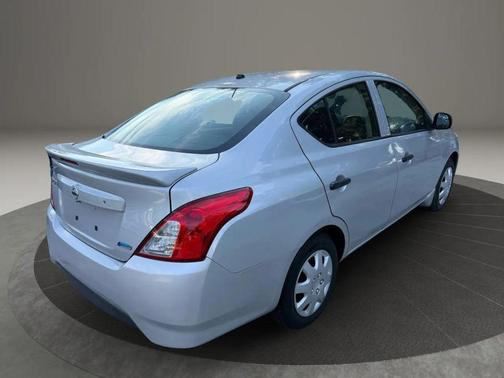 2015 Nissan Versa 1.6 S+