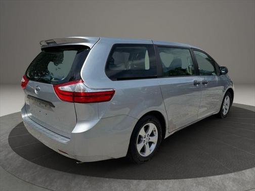 2015 Toyota Sienna L