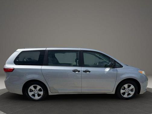 2015 Toyota Sienna L