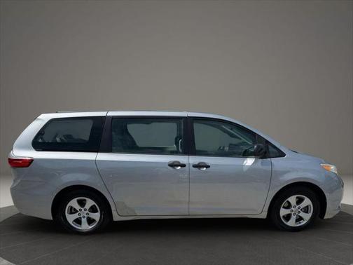 2015 Toyota Sienna L