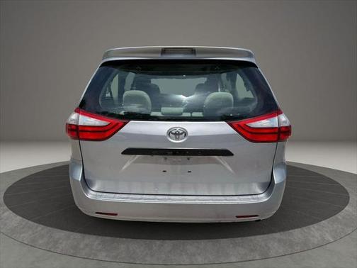 2015 Toyota Sienna L