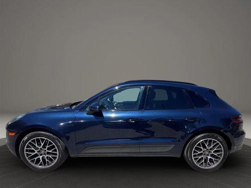 Blue 2018 Porsche Macan Macan Sport Edition