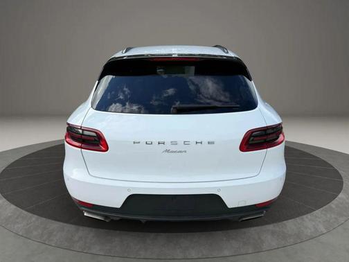 2018 Porsche Macan Sport Utility 4D