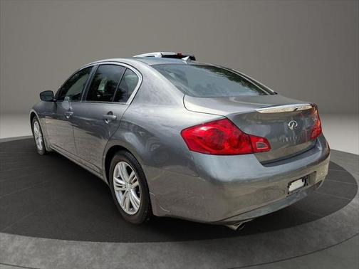 2015 INFINITI Q40 Base