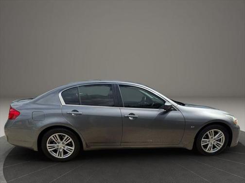 2015 INFINITI Q40 Base
