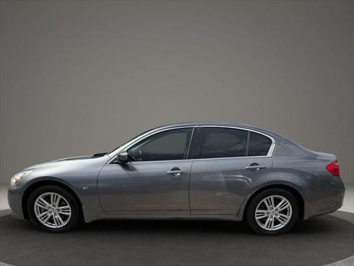 2015 INFINITI Q40 Base