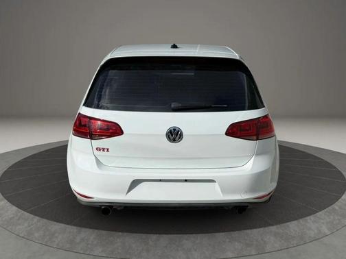 2016 Volkswagen Golf GTI 2.0T SE 4-Door