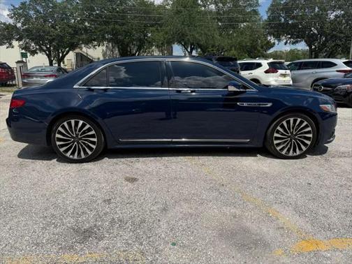 2017 Lincoln Continental Black Label