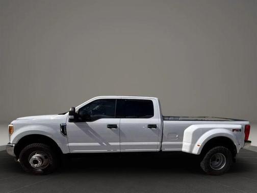 Oxford White 2017 Ford F-350 XLT