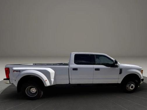 Oxford White 2017 Ford F-350 XLT