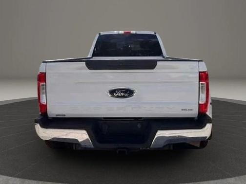 Oxford White 2017 Ford F-350 XLT