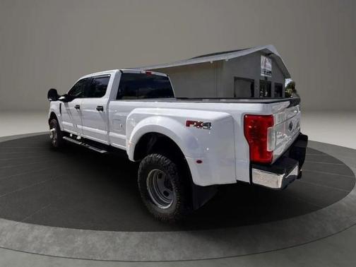 Oxford White 2017 Ford F-350 XLT