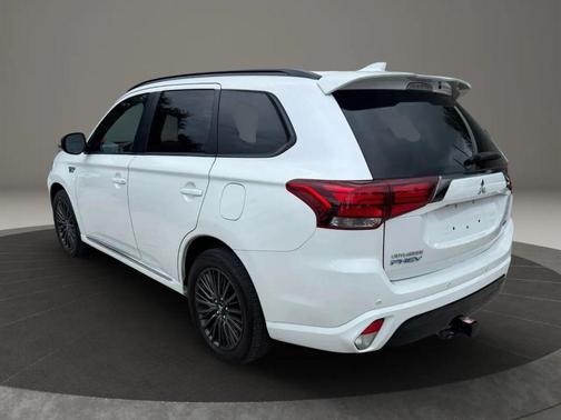 2021 Mitsubishi Outlander PHEV LE