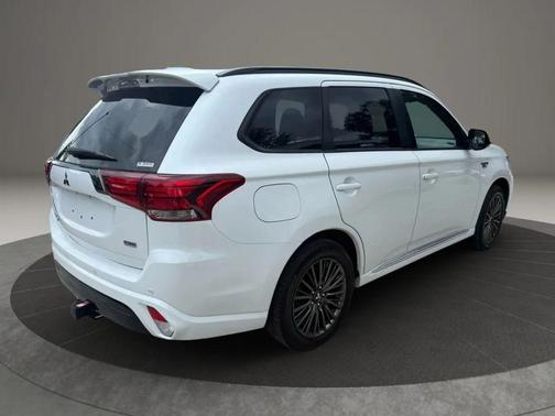 2021 Mitsubishi Outlander PHEV LE