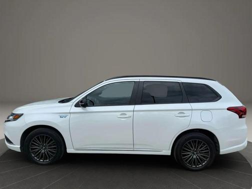 2021 Mitsubishi Outlander PHEV LE