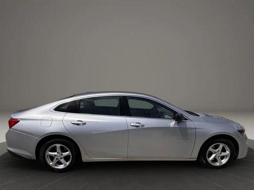 Silver Ice Metallic 2016 Chevrolet Malibu LS