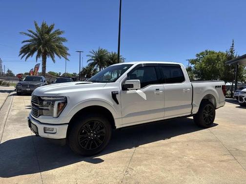 2025 Ford F-150 PLATINUM