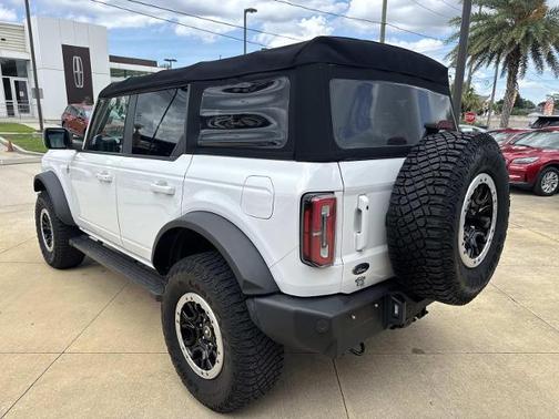 OXFORD WHITE 2021 Ford Bronco OUTER BANKS