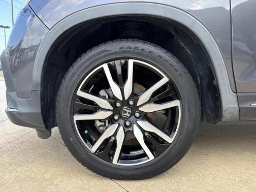 2019 Honda Pilot TOURING 7-PASSENGER