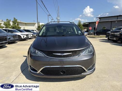 Granite Crystal Clearcoat Metallic 2020 Chrysler Pacifica LIMITED