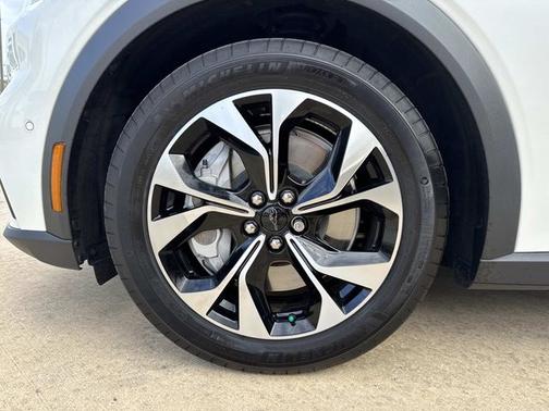 2024 Ford Mustang Mach-E SELECT