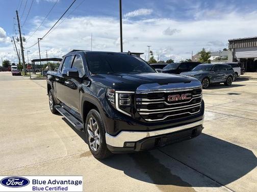 Onyx Black 2023 GMC Sierra 1500 SLT