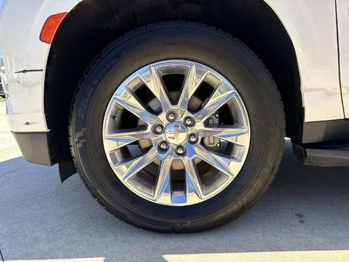 Summit White 2023 Chevrolet Suburban PREMIER