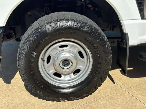 OXFORD WHITE 2025 Ford F-250 XL