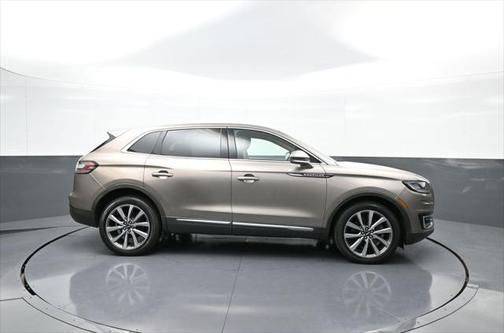 2019 Lincoln Nautilus Select