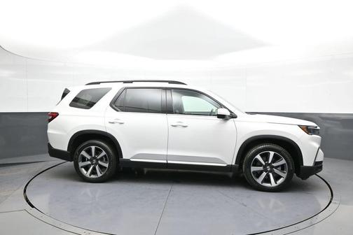 2023 Honda Pilot AWD Elite