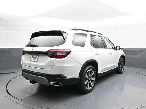 2023 Honda Pilot AWD Elite