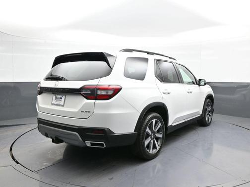 2023 Honda Pilot AWD Elite