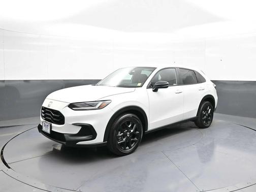 Platinum White Pearl 2024 Honda HR-V AWD Sport