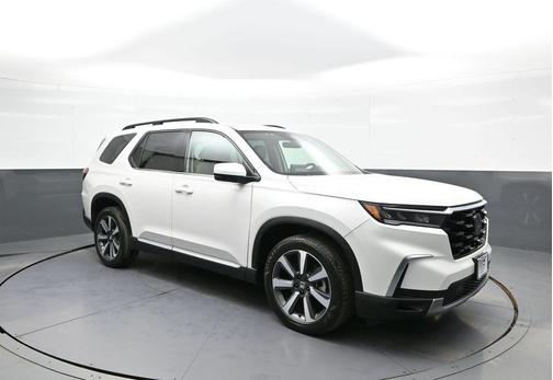 2023 Honda Pilot Touring 8-Passenger