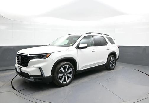 2023 Honda Pilot Touring 8-Passenger