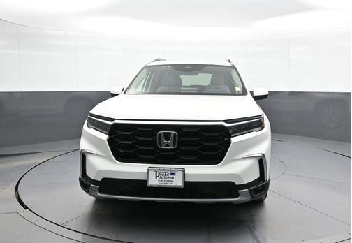 2023 Honda Pilot Touring 8-Passenger