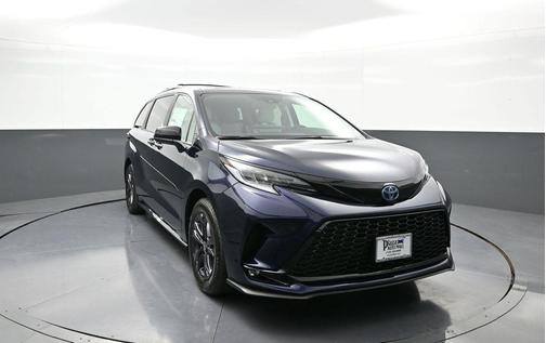 2025 Toyota Sienna XSE 7 Passenger