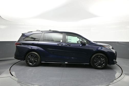2025 Toyota Sienna XSE 7 Passenger