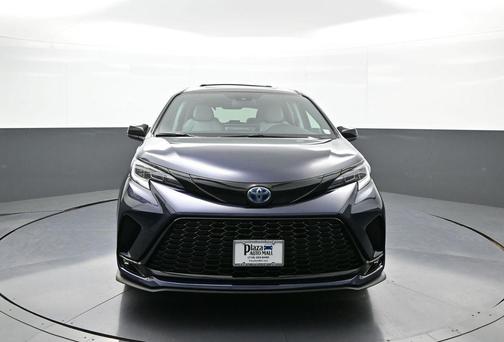 2025 Toyota Sienna XSE 7 Passenger