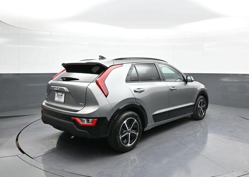 2023 Kia Niro SX