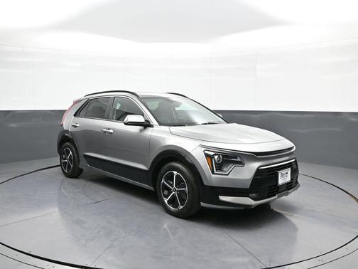2023 Kia Niro SX