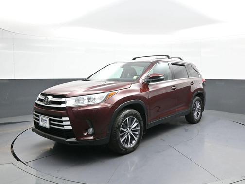 Ooh La La Rouge Mica 2019 Toyota Highlander XLE