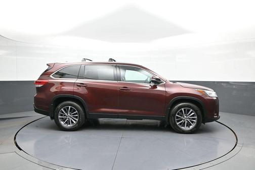 Ooh La La Rouge Mica 2019 Toyota Highlander XLE