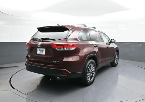 Ooh La La Rouge Mica 2019 Toyota Highlander XLE