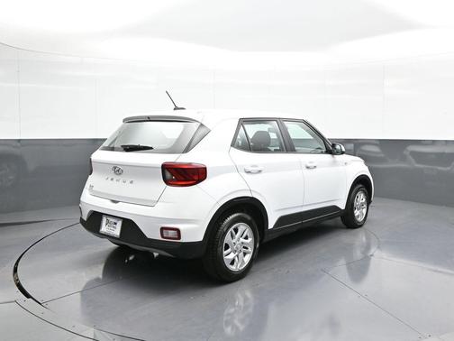 2023 Hyundai VENUE SE